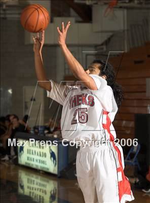 Thumbnail 2 in Escondido vs Hollywood (Torrey Pines Holiday Prep Classic) photogallery.