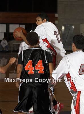 Thumbnail 2 in Escondido vs Hollywood (Torrey Pines Holiday Prep Classic) photogallery.