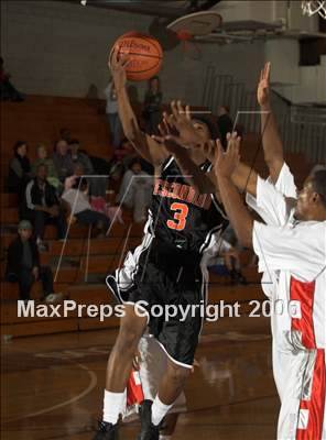 Thumbnail 2 in Escondido vs Hollywood (Torrey Pines Holiday Prep Classic) photogallery.