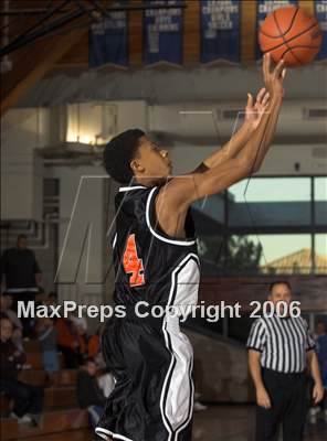 Thumbnail 2 in Escondido vs Hollywood (Torrey Pines Holiday Prep Classic) photogallery.