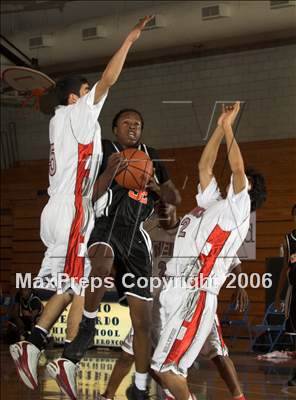 Thumbnail 3 in Escondido vs Hollywood (Torrey Pines Holiday Prep Classic) photogallery.
