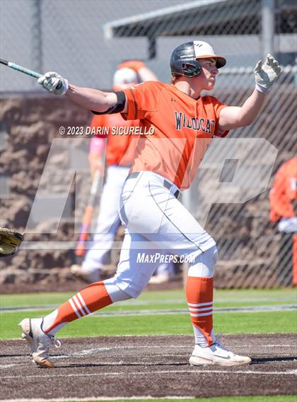 Thumbnail 2 in Central Catholic vs. Libertyville (Coach Bob Invitational) photogallery.