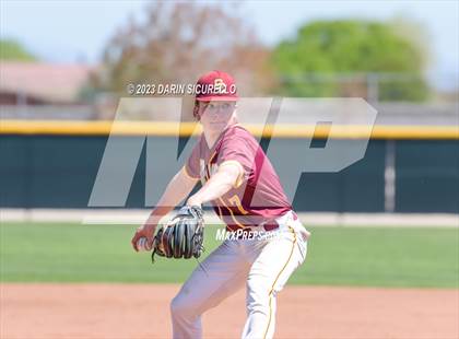 Thumbnail 1 in Central Catholic vs. Libertyville (Coach Bob Invitational) photogallery.