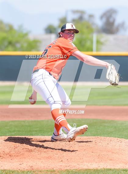 Thumbnail 2 in Central Catholic vs. Libertyville (Coach Bob Invitational) photogallery.