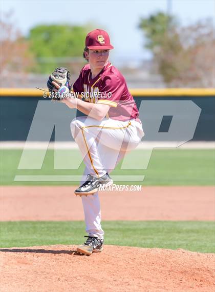 Thumbnail 2 in Central Catholic vs. Libertyville (Coach Bob Invitational) photogallery.