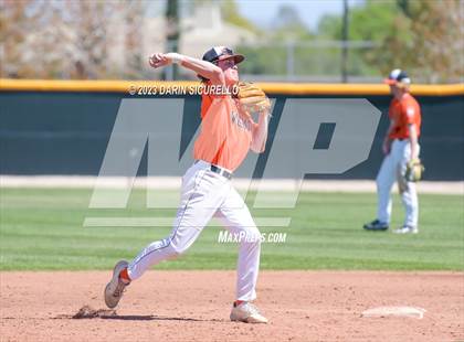 Thumbnail 3 in Central Catholic vs. Libertyville (Coach Bob Invitational) photogallery.