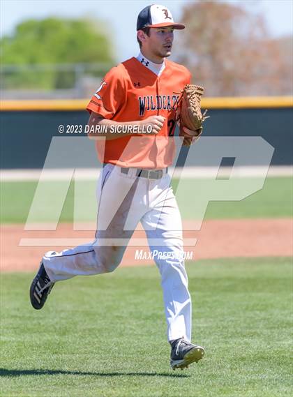 Thumbnail 3 in Central Catholic vs. Libertyville (Coach Bob Invitational) photogallery.