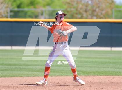 Thumbnail 3 in Central Catholic vs. Libertyville (Coach Bob Invitational) photogallery.