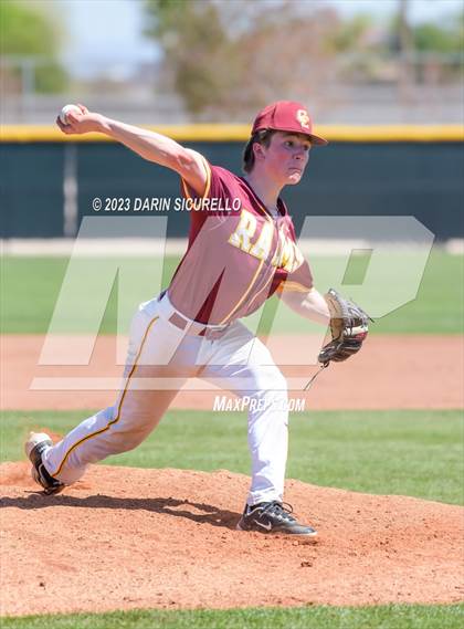 Thumbnail 3 in Central Catholic vs. Libertyville (Coach Bob Invitational) photogallery.