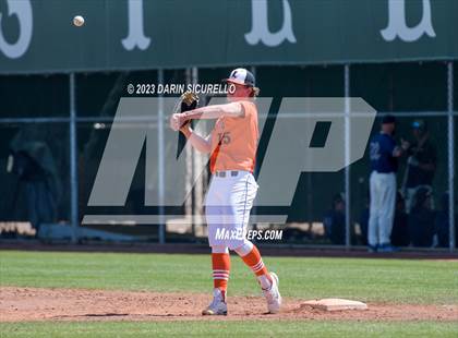 Thumbnail 2 in Central Catholic vs. Libertyville (Coach Bob Invitational) photogallery.