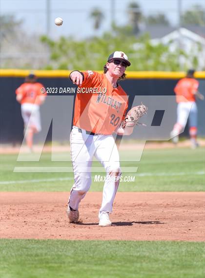 Thumbnail 3 in Central Catholic vs. Libertyville (Coach Bob Invitational) photogallery.