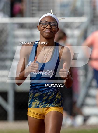 Thumbnail 1 in Dickinson C.L. Hanna Gator Relays photogallery.