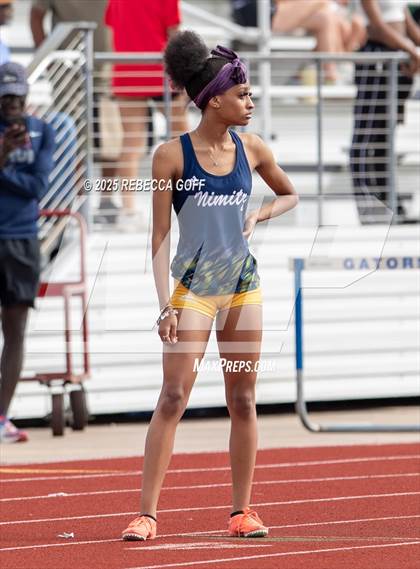 Thumbnail 2 in Dickinson C.L. Hanna Gator Relays photogallery.