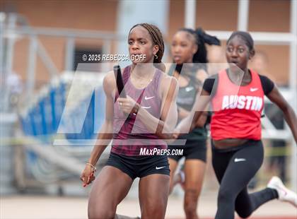 Thumbnail 2 in Dickinson C.L. Hanna Gator Relays photogallery.