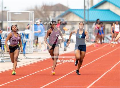 Thumbnail 2 in Dickinson C.L. Hanna Gator Relays photogallery.