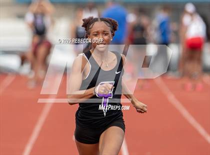 Thumbnail 1 in Dickinson C.L. Hanna Gator Relays photogallery.