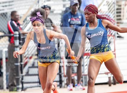 Thumbnail 1 in Dickinson C.L. Hanna Gator Relays photogallery.