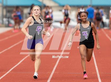 Thumbnail 3 in Dickinson C.L. Hanna Gator Relays photogallery.