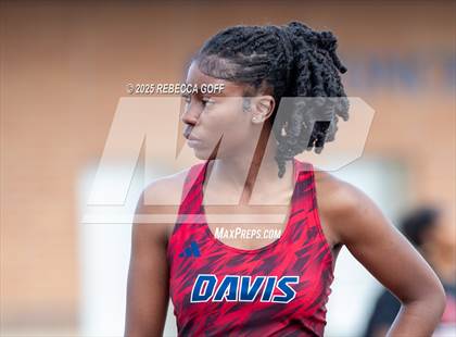 Thumbnail 2 in Dickinson C.L. Hanna Gator Relays photogallery.