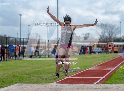 Thumbnail 3 in Dickinson C.L. Hanna Gator Relays photogallery.