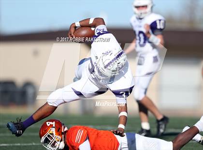 Thumbnail 1 in Kemp vs. Mt. Vernon (UIL 3A Division I Area) photogallery.