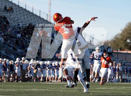 Thumbnail 3 in Kemp vs. Mt. Vernon (UIL 3A Division I Area) photogallery.