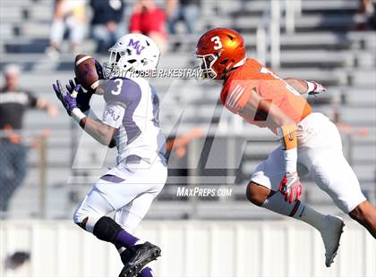 Thumbnail 3 in Kemp vs. Mt. Vernon (UIL 3A Division I Area) photogallery.