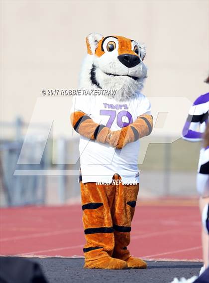 Thumbnail 1 in Kemp vs. Mt. Vernon (UIL 3A Division I Area) photogallery.