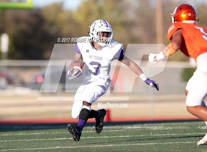 Thumbnail 1 in Kemp vs. Mt. Vernon (UIL 3A Division I Area) photogallery.