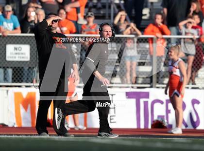 Thumbnail 1 in Kemp vs. Mt. Vernon (UIL 3A Division I Area) photogallery.