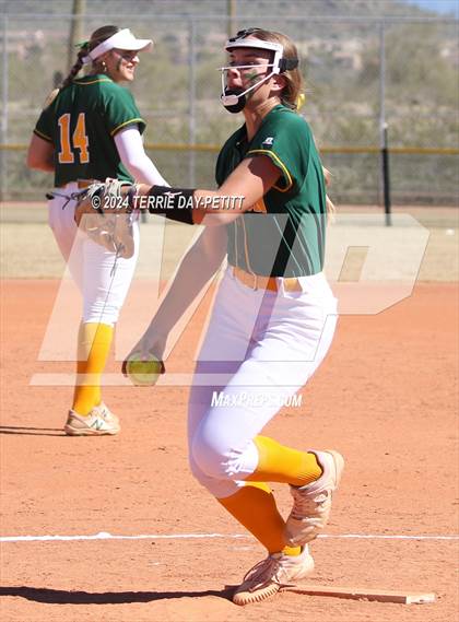 Thumbnail 3 in Deer Valley vs. Horizon (Sunrise Mountain Invitational) photogallery.