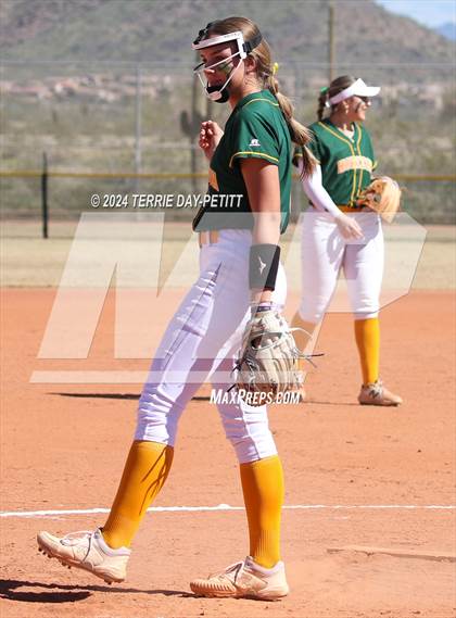 Thumbnail 2 in Deer Valley vs. Horizon (Sunrise Mountain Invitational) photogallery.