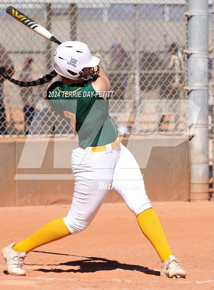 Thumbnail 2 in Deer Valley vs. Horizon (Sunrise Mountain Invitational) photogallery.