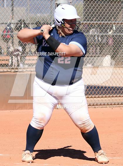 Thumbnail 3 in Deer Valley vs. Horizon (Sunrise Mountain Invitational) photogallery.