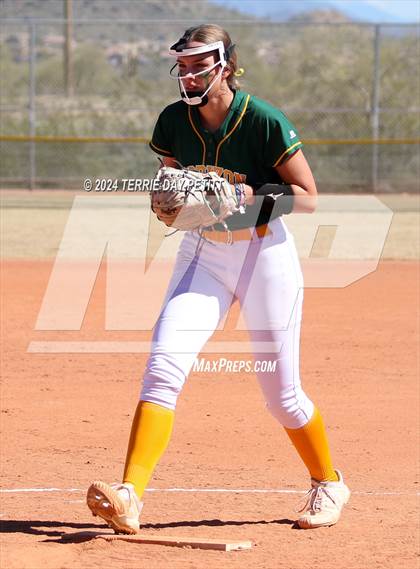 Thumbnail 2 in Deer Valley vs. Horizon (Sunrise Mountain Invitational) photogallery.