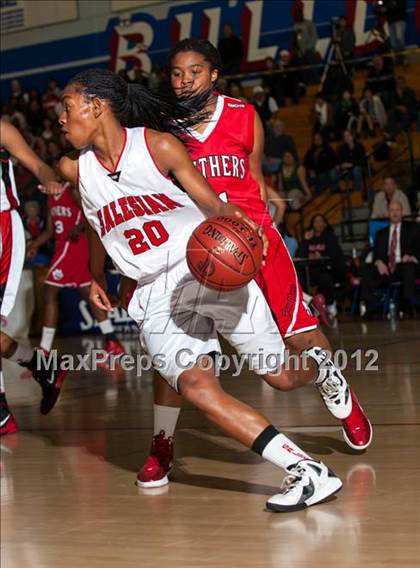 Thumbnail 3 in Salesian vs. St. Mary's (CIF D4 NorCal Regional Final) photogallery.