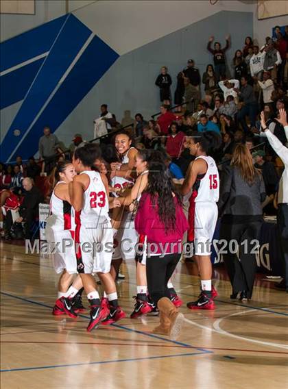 Thumbnail 1 in Salesian vs. St. Mary's (CIF D4 NorCal Regional Final) photogallery.