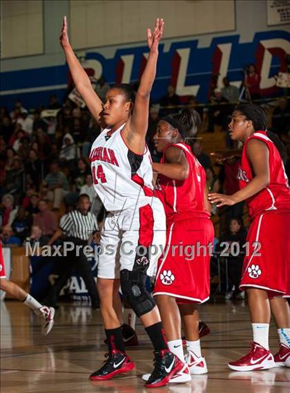 Thumbnail 3 in Salesian vs. St. Mary's (CIF D4 NorCal Regional Final) photogallery.