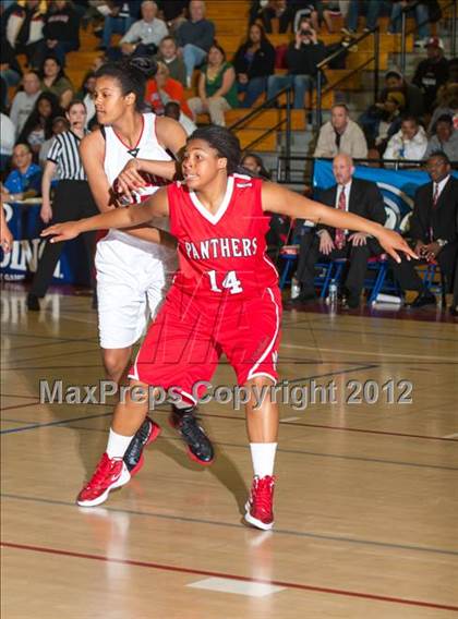 Thumbnail 2 in Salesian vs. St. Mary's (CIF D4 NorCal Regional Final) photogallery.