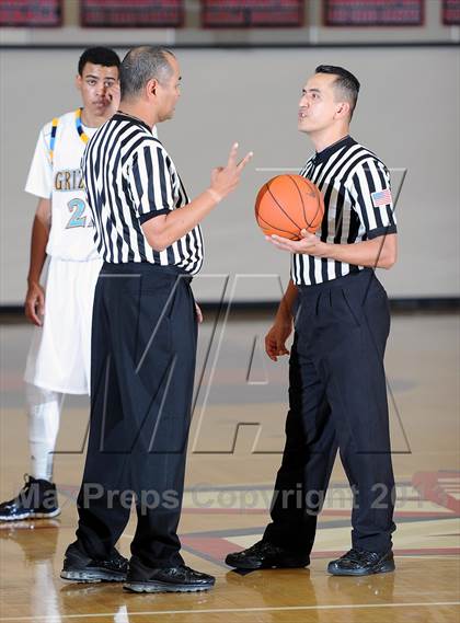 Thumbnail 1 in St. Anthony vs. Los Osos  (Rose City Roundball Classic) photogallery.