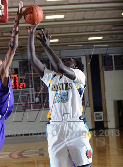 Thumbnail 2 in St. Anthony vs. Los Osos  (Rose City Roundball Classic) photogallery.