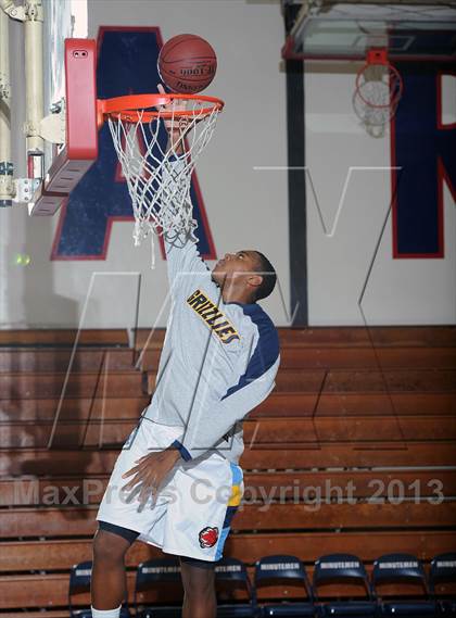 Thumbnail 3 in St. Anthony vs. Los Osos  (Rose City Roundball Classic) photogallery.