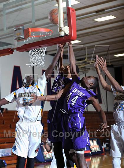 Thumbnail 1 in St. Anthony vs. Los Osos  (Rose City Roundball Classic) photogallery.