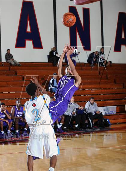 Thumbnail 3 in St. Anthony vs. Los Osos  (Rose City Roundball Classic) photogallery.