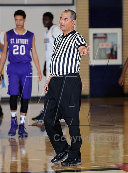 Thumbnail 2 in St. Anthony vs. Los Osos  (Rose City Roundball Classic) photogallery.