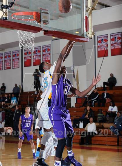 Thumbnail 3 in St. Anthony vs. Los Osos  (Rose City Roundball Classic) photogallery.