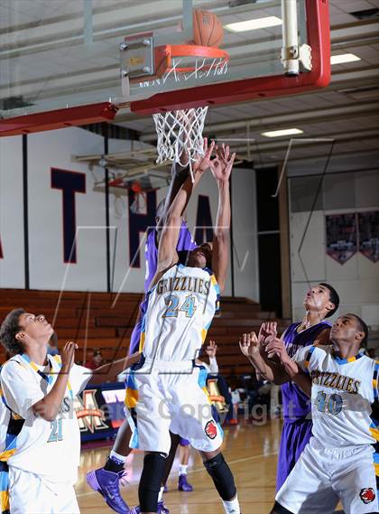 Thumbnail 2 in St. Anthony vs. Los Osos  (Rose City Roundball Classic) photogallery.