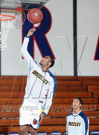 Thumbnail 1 in St. Anthony vs. Los Osos  (Rose City Roundball Classic) photogallery.