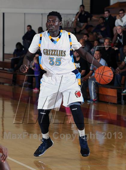 Thumbnail 1 in St. Anthony vs. Los Osos  (Rose City Roundball Classic) photogallery.