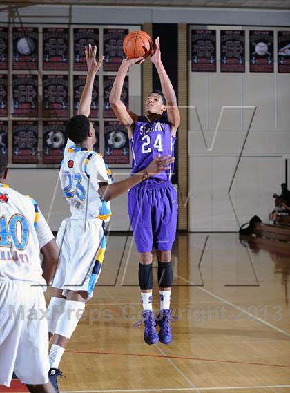 Thumbnail 2 in St. Anthony vs. Los Osos  (Rose City Roundball Classic) photogallery.